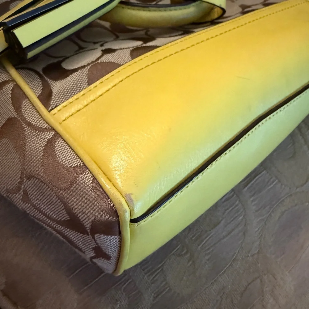 Coach F48879 Signature Mini Tanner shoulder bag in coach canvas/yellow leather - Picture 9 of 16